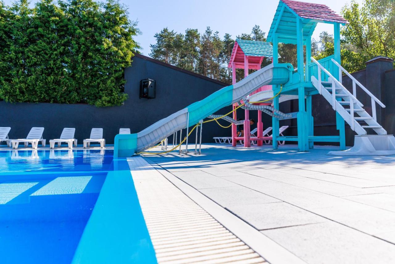 Avalon Hotel&pool Отель Yelikhovichi