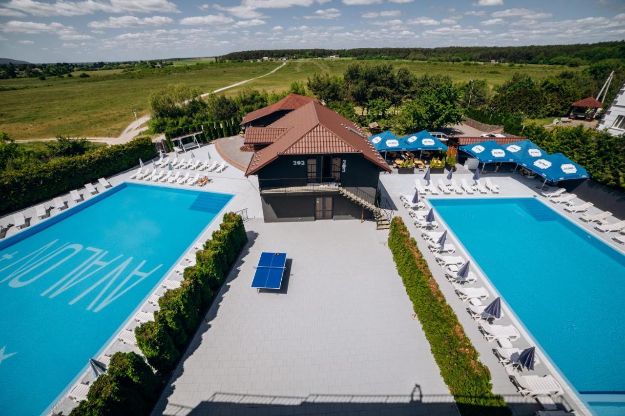 Avalon Hotel&pool Отель *