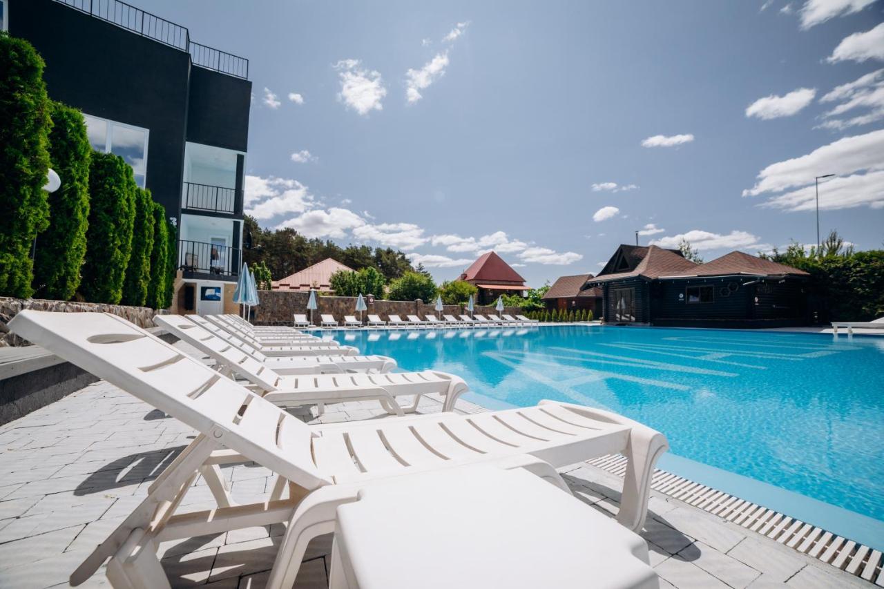 Отель Avalon Hotel&pool Yelikhovichi