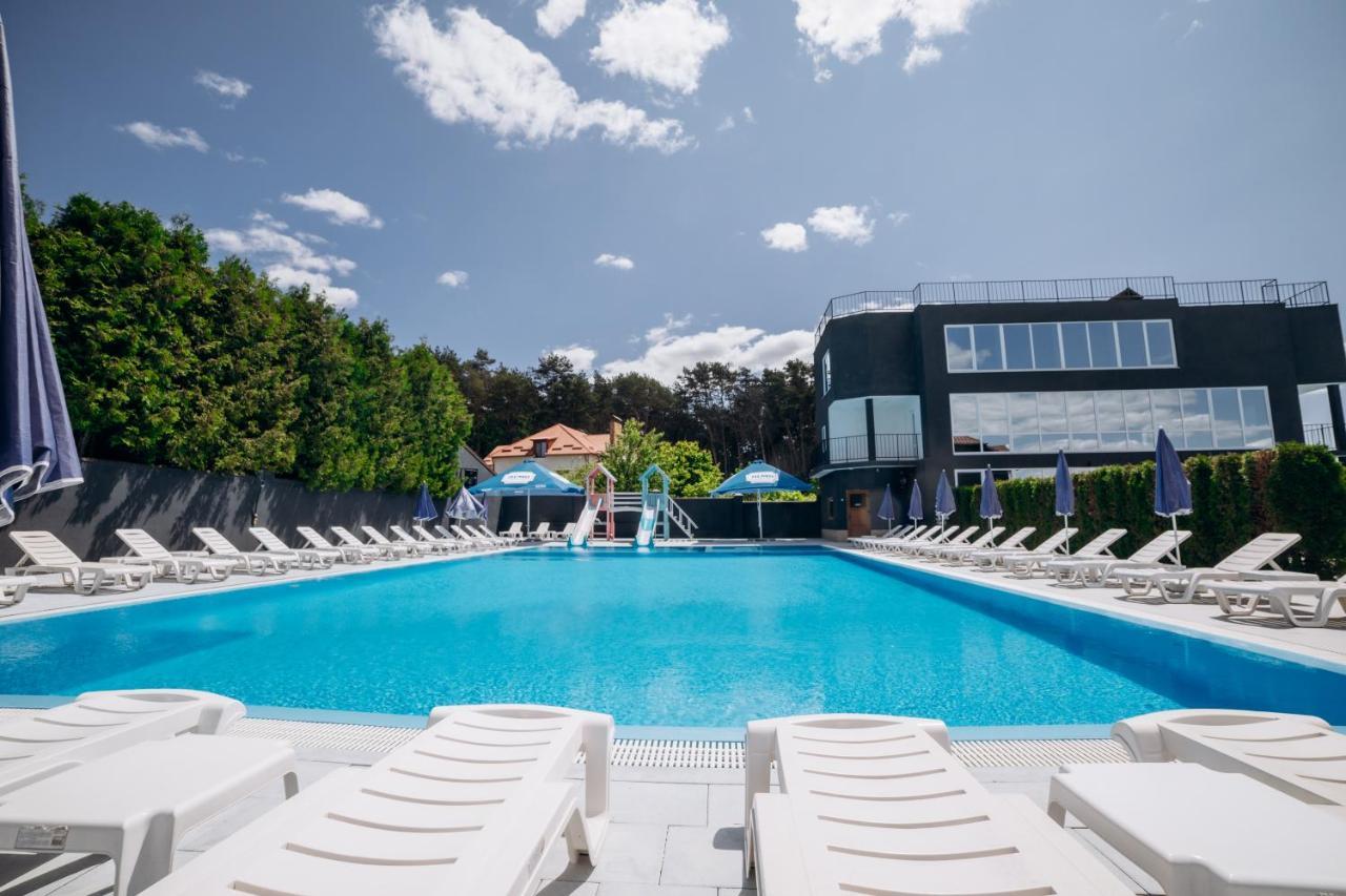 Avalon Hotel&pool * Yelikhovichi