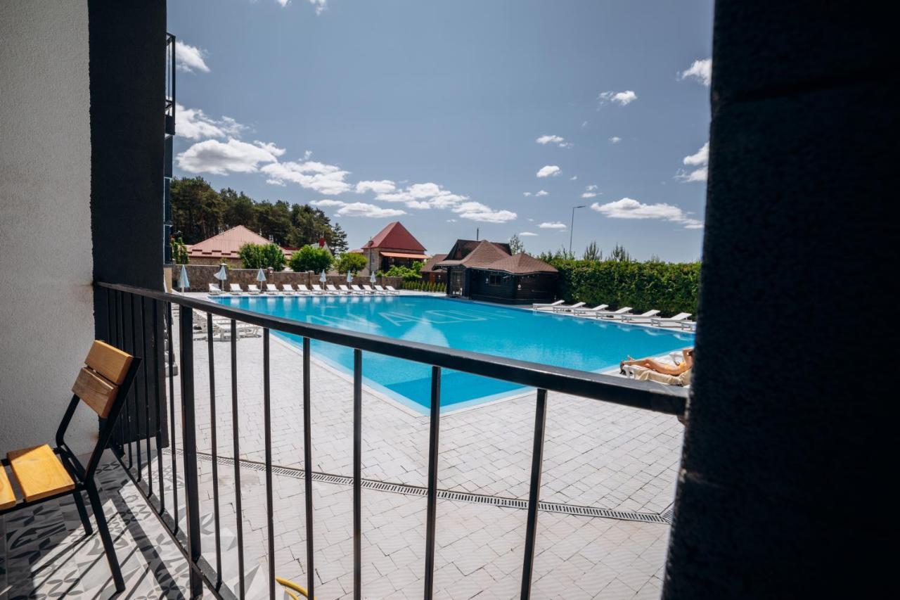Avalon Hotel&pool Отель *