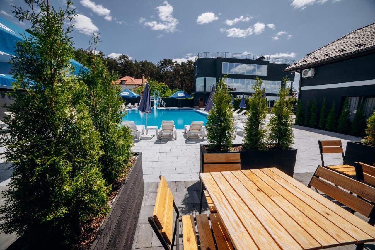 Avalon Hotel&pool Yelikhovichi