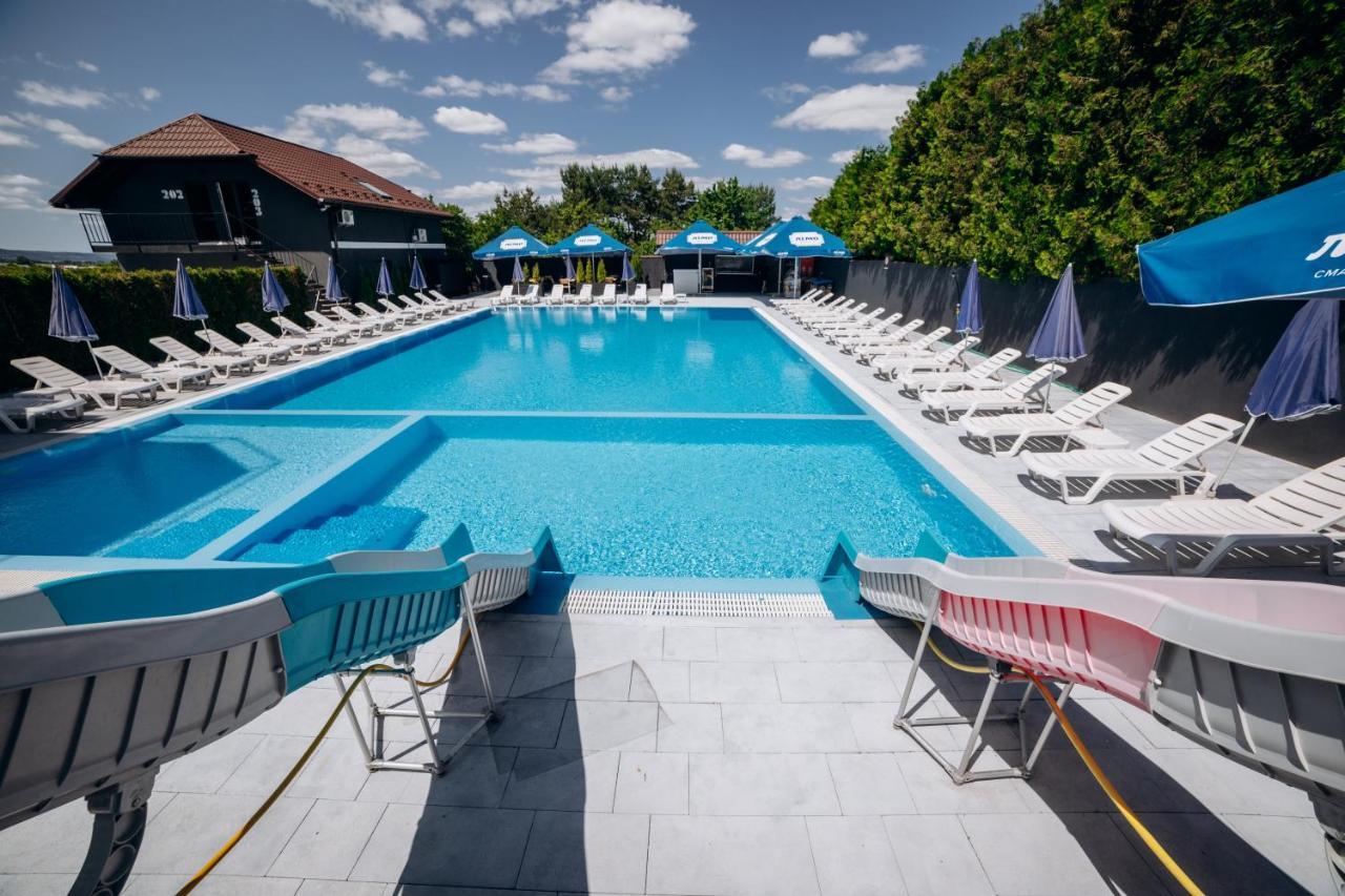 Avalon Hotel&pool *