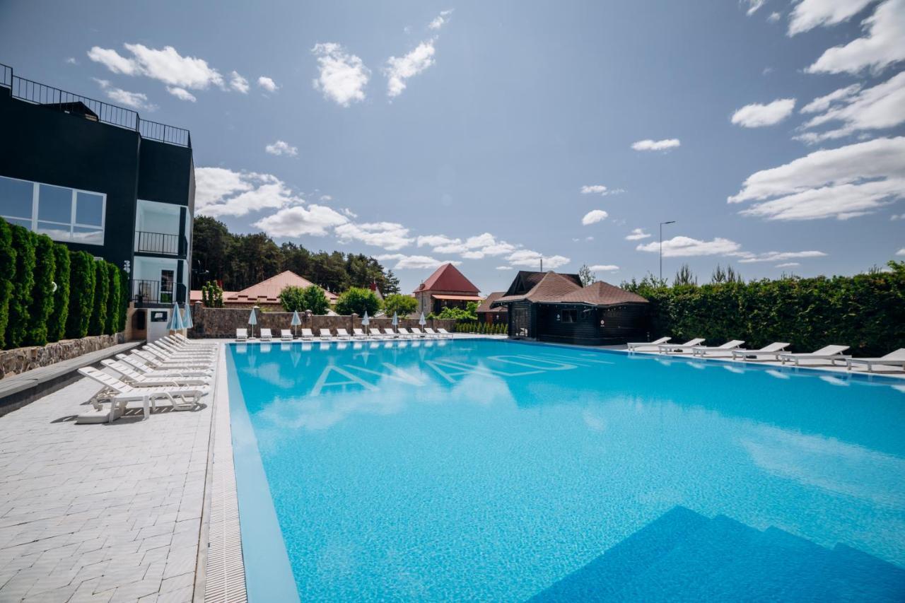 Avalon Hotel&pool Yelikhovichi