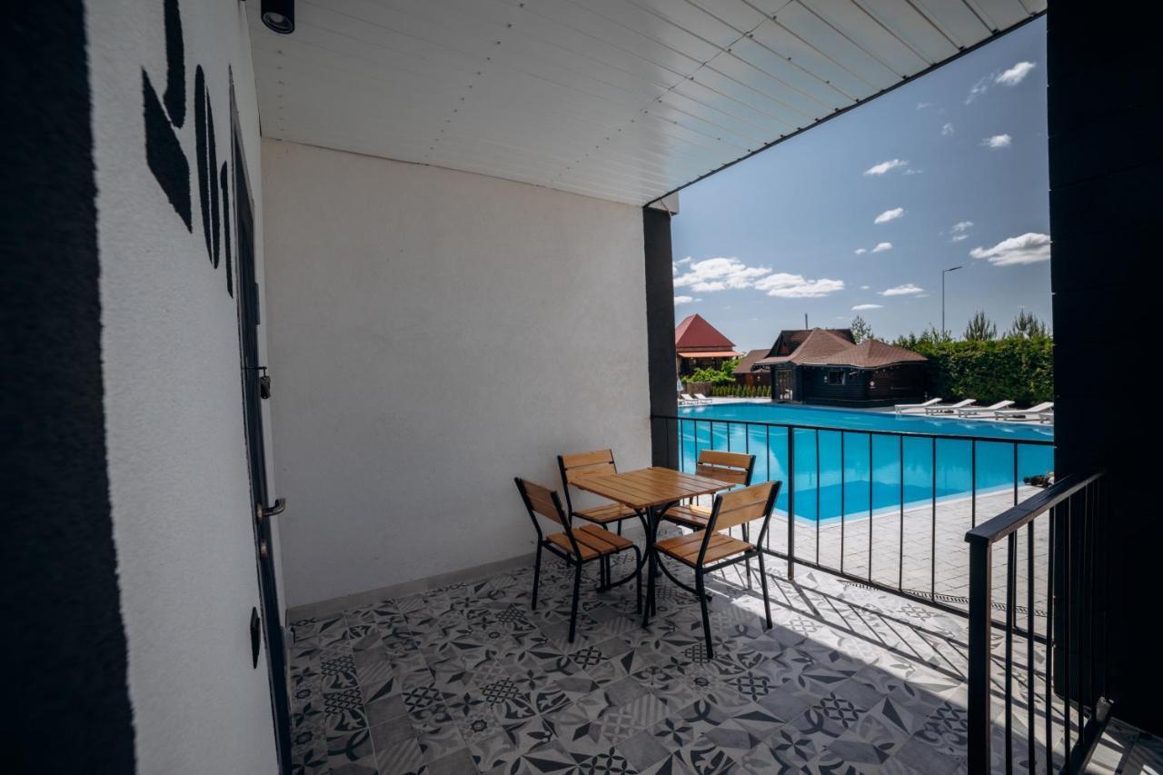 Avalon Hotel&pool Yelikhovichi