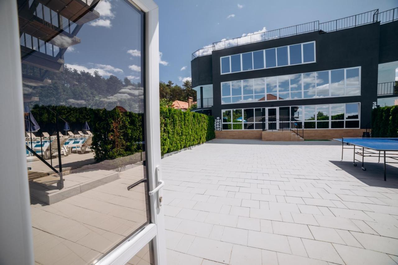 Hotel Avalon Hotel&pool Yelikhovichi