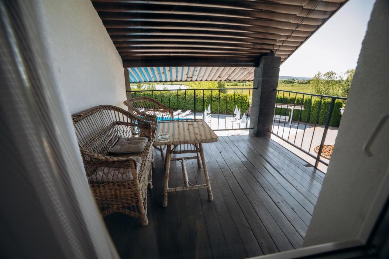 Avalon Hotel&pool Yelikhovichi