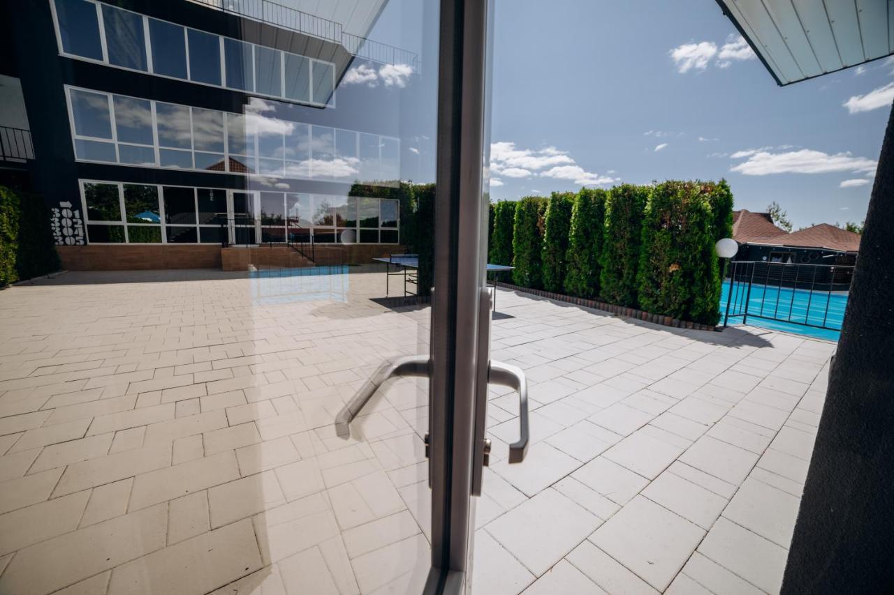 Avalon Hotel&pool Hotel